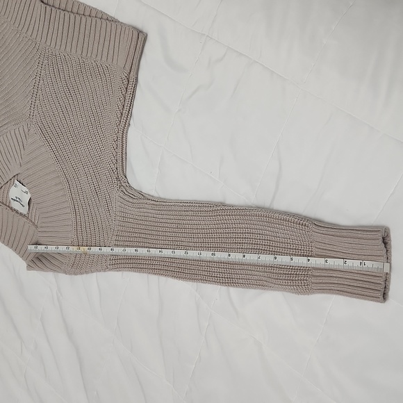 Abercrombie & Fitch Crop Ribbed Sweatshirt - Picture 7 of 7